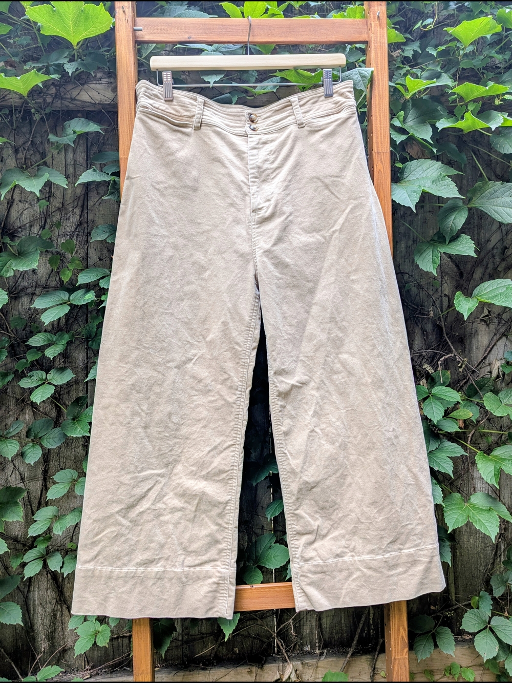 Naïf Montréal High-Waist Wide Leg Corduroy Trousers – L